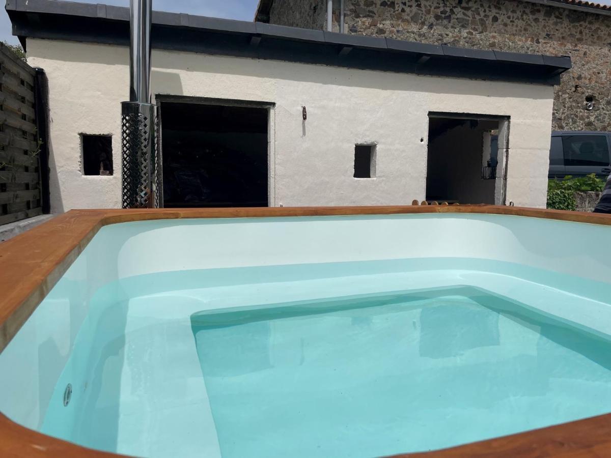 Beautiful Cottage With Private Plunge Pool/Hot Tub - 40 Mins From Puy Du Fou La Chapelle-Saint-Etienne Exteriör bild